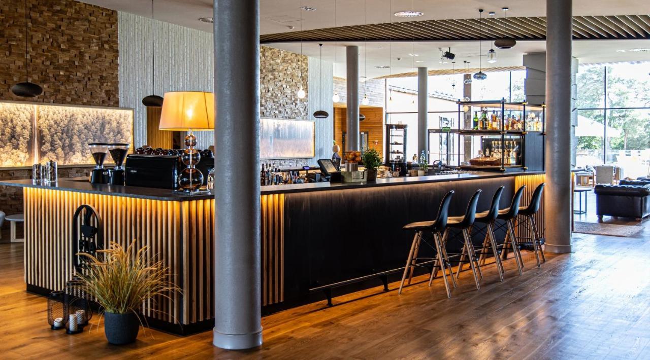 Hotel Marina Club 올슈틴 외부 사진 The bar at the hotel