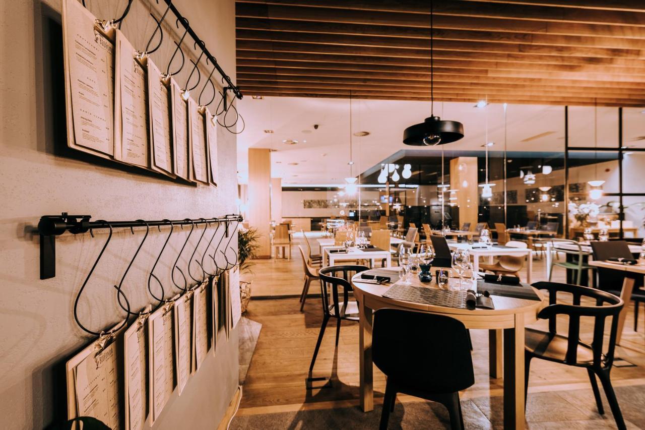 Hotel Marina Club 올슈틴 외부 사진 Interior of the restaurant