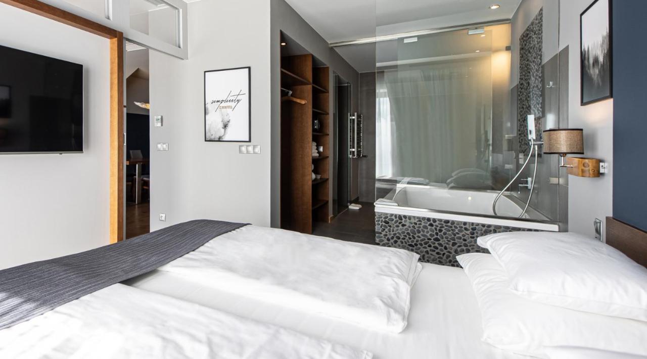 Hotel Marina Club 올슈틴 외부 사진 A room at the hotel